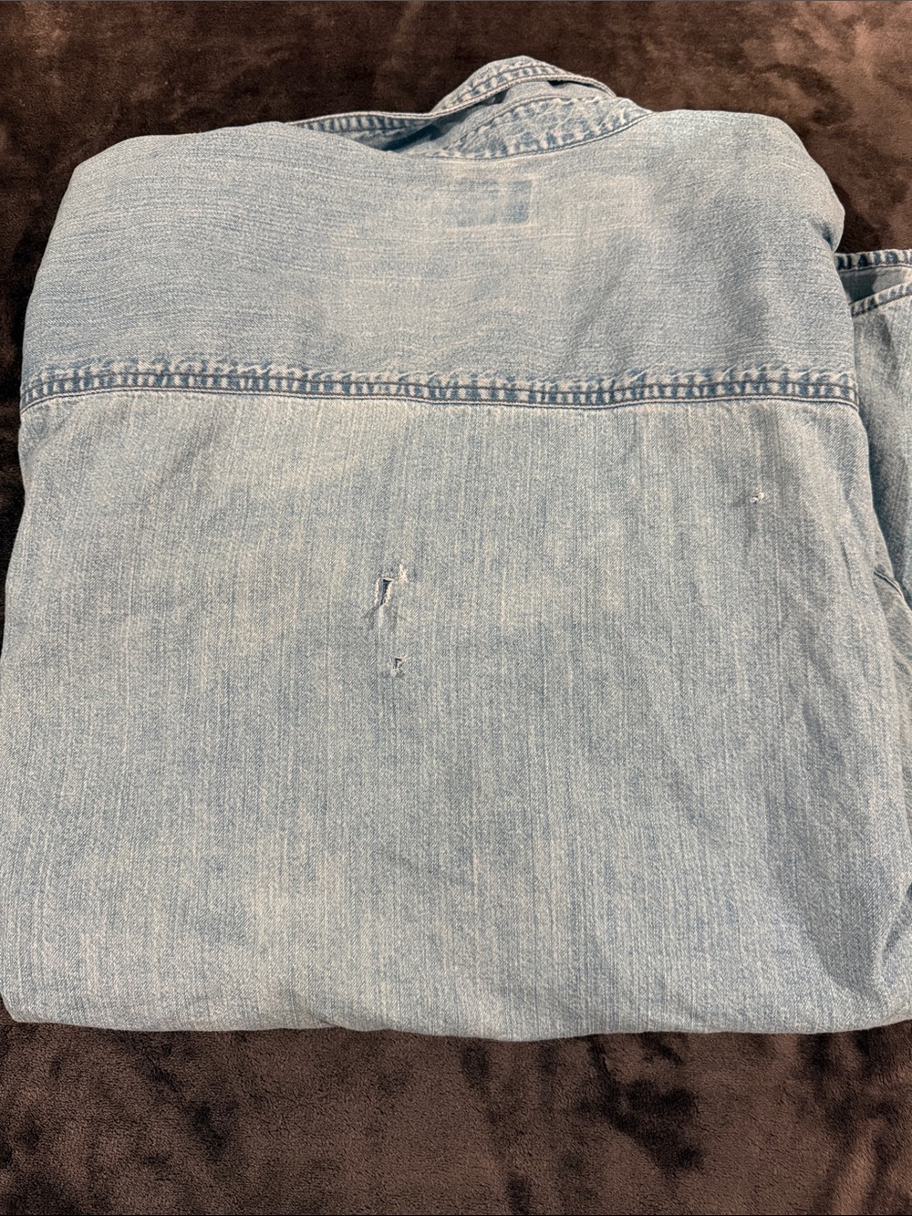 Levi's Light Blue Denim Shirt with Red Tag - Picture 4 of 4